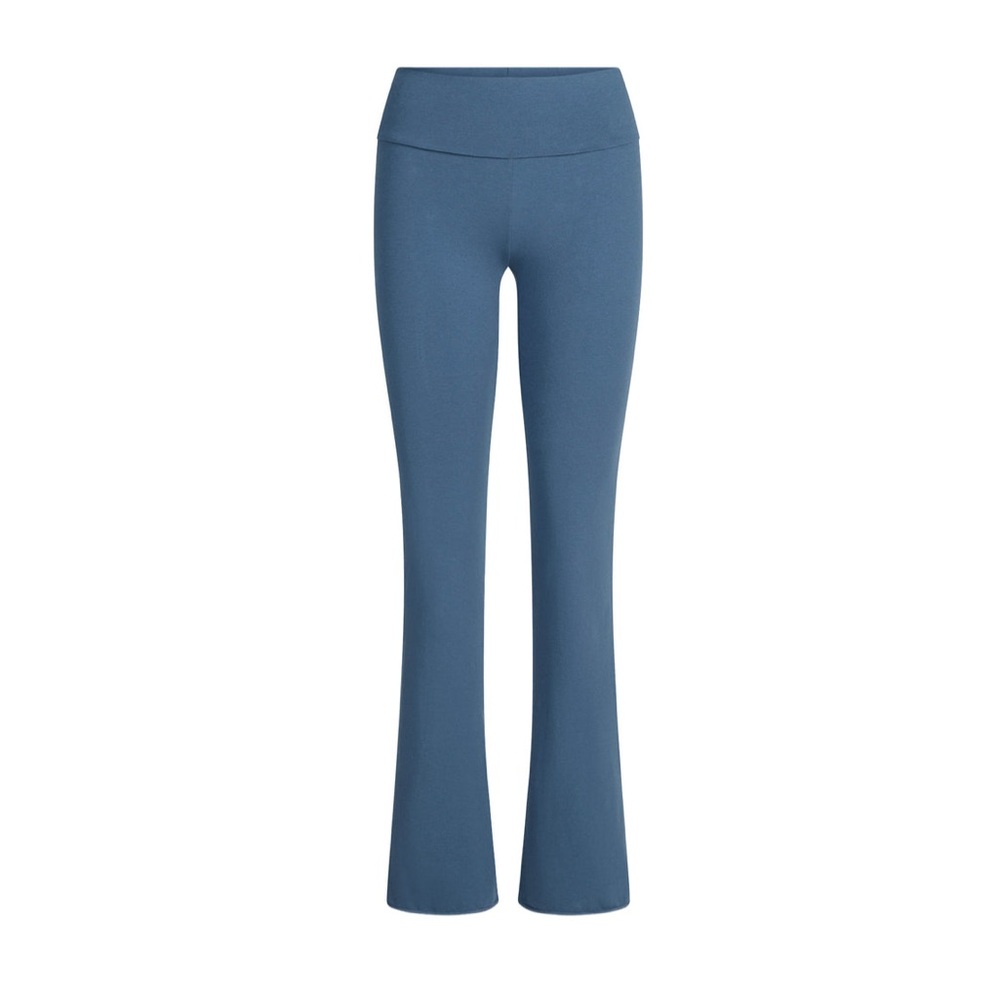 Cotton jersey pulled over pants